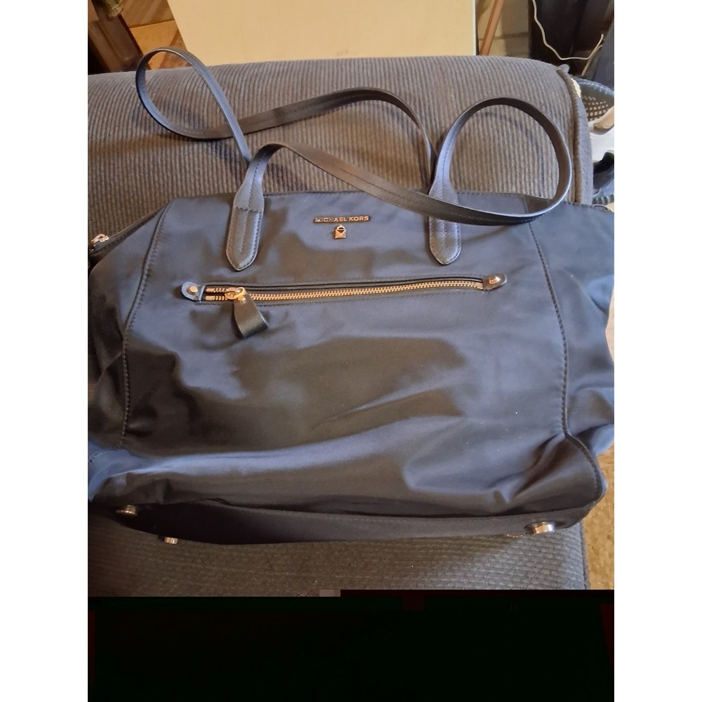 MICHAEL KORS WOMEN'S KELSEY‎ MEDIUM TOTE HANDBAG 30F7SO2T2C-001 BLACK 15"×10".